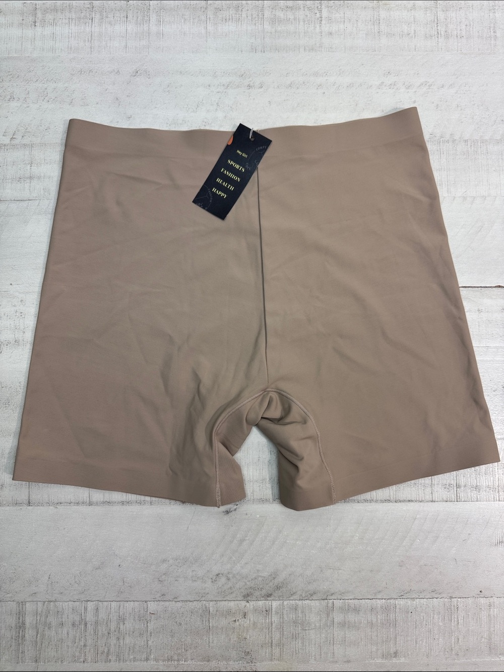 Hey Girl Tummy Tuck Shape Wear Boyshort Briefs Beige Tan Size large Seamless NWT